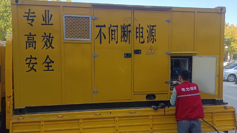 沙洋柴油发电机组和UPS电源配合使用时，如何避免切换过程中的电力中断？